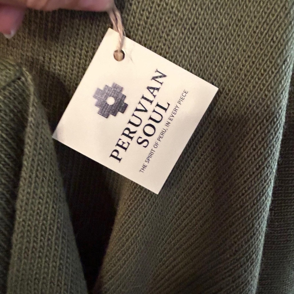 Peruvian Soul Alpaca Navy Knit Shawl Wrap Poncho Cape Ruana w/ Horn Toggle Pin - Picture 15 of 16